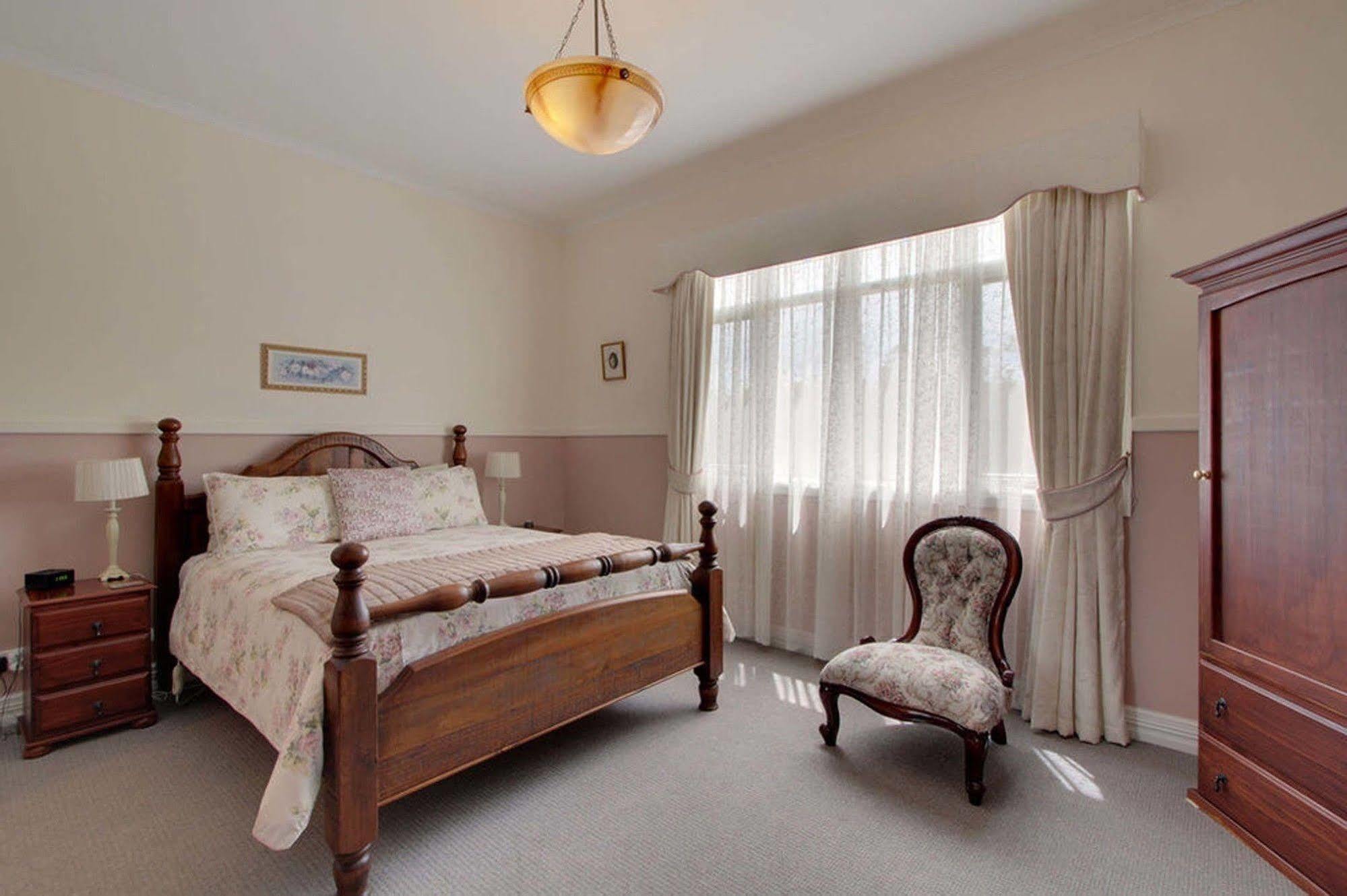 Bed and Breakfast Walton House Хьюонвилл Экстерьер фото